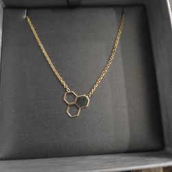 14kt Pendant With Necklace
