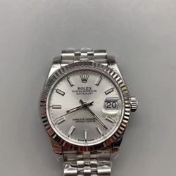 (Watch $450)Rolex Datejust Silver 31mm Women's Datejust