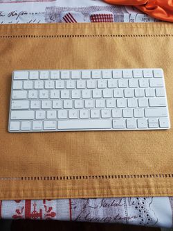 Apple Keyboard