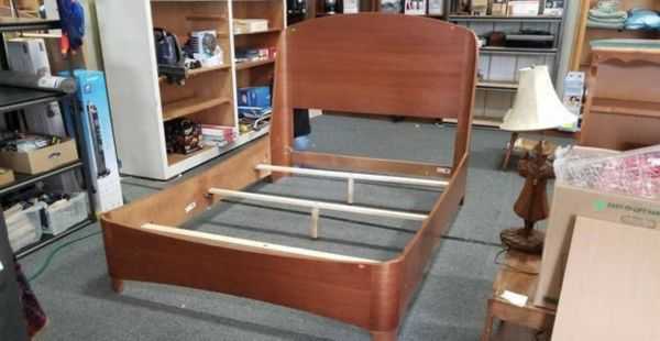 Gorgeous Queen Sized Teak Wood Bed Frame Delivery 