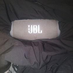 JBL Charge 5