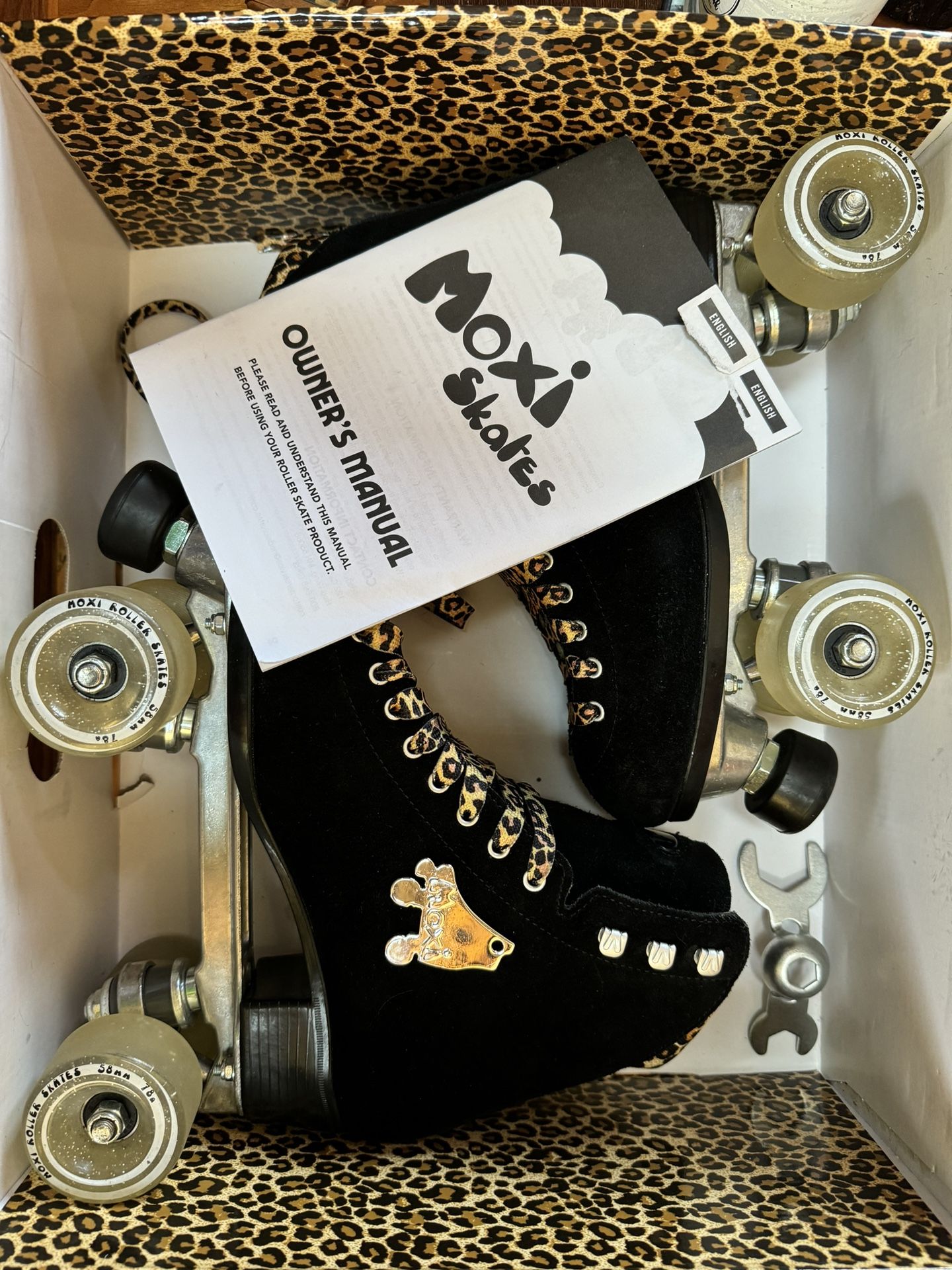 Moxi Panther Roller skates Black Suede - Size 8