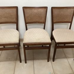 Stakmore Vintage Folding chairs—4 Chairs 