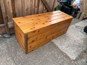 Cedar Storage Box in Excellent Shape