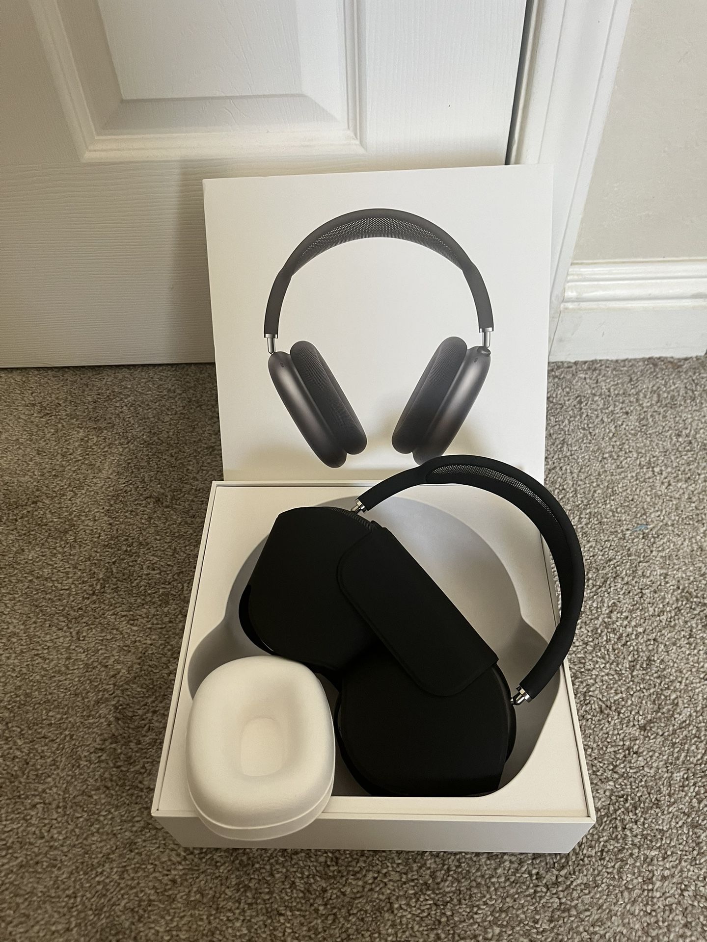 Apple Airpods Max Headphones - Space Gray