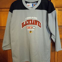 YOUTH LARGE CHICAGO BLACKHAWKS CCM JERSEY/SHIRT