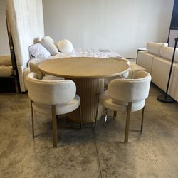 Mid Century Modern Dining Table Set & Chairs