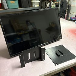 Logix 28” Diagonal TV