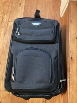 Carry On Luggage.  ( Black ) Excellent Condition.