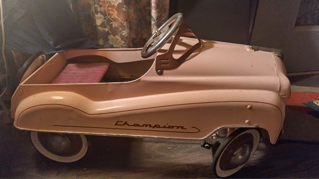 1950s Gearbox Champion "Dip Side" Pedal Car