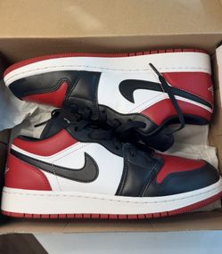 Nike Dunks ~ red, white, black