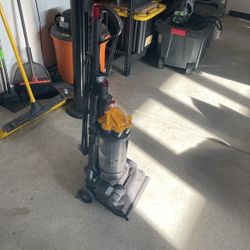 Dyson Vacuum 