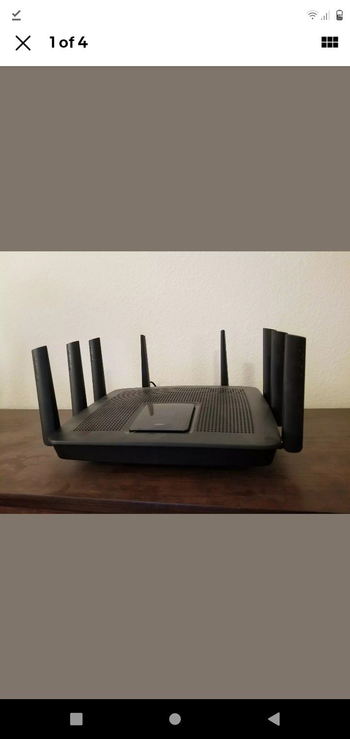 Linksys ea9500 ac5400 triband wifi router upto 5.3Gbs /s like newhardlyused