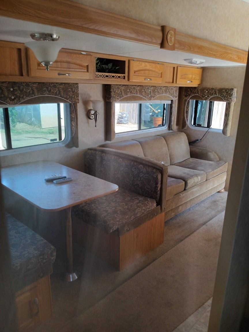 2007 Savoy 5th Wheel for Sale in Bakersfield, CA OfferUp