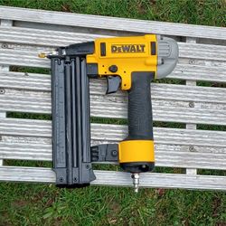 18 Gauge Dewalt Gun