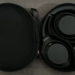 Sony WH-1000XM4 (Black) – Mint Condition