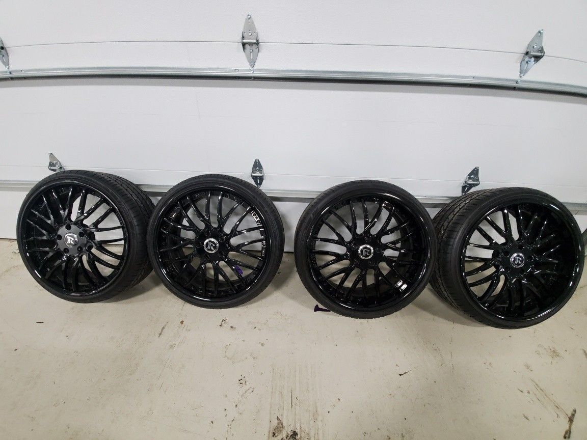22 inch Offset "Rucci" Gloss Black Wheels and Tires