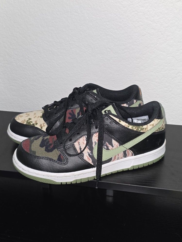 Nike Dunk Low SE Camo Shoes Black Oil Green Total Orange (Size: Boys 5.5Y)