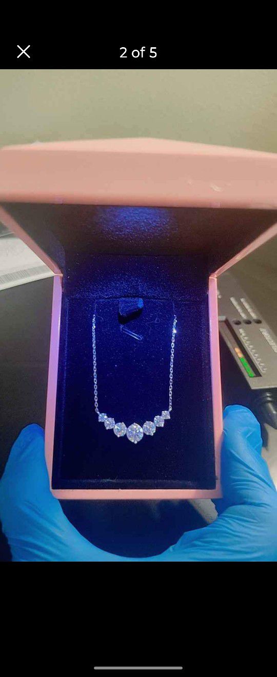 Certified 2.8 karat Lab Created VVS1 diamond Necklace 