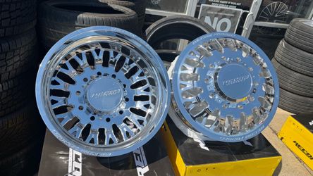 24” Recon Forged wheels