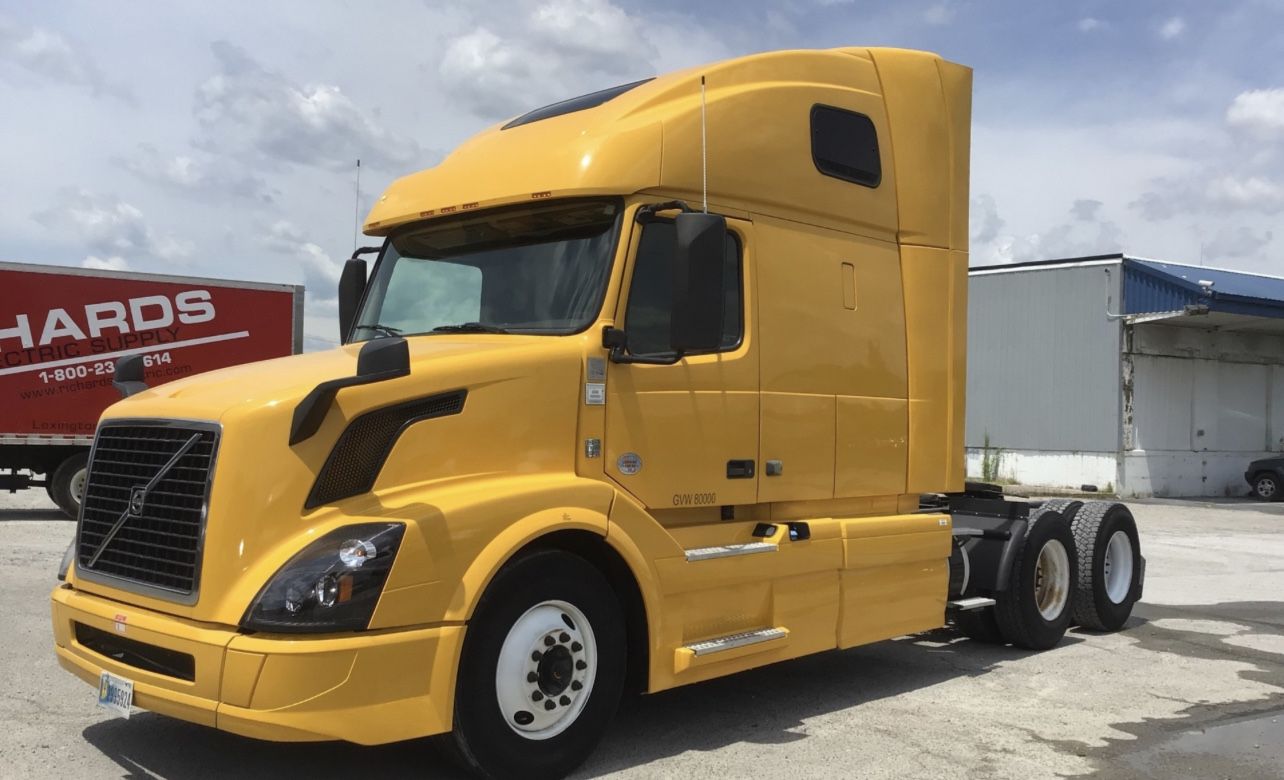 2016 Volvo Semi