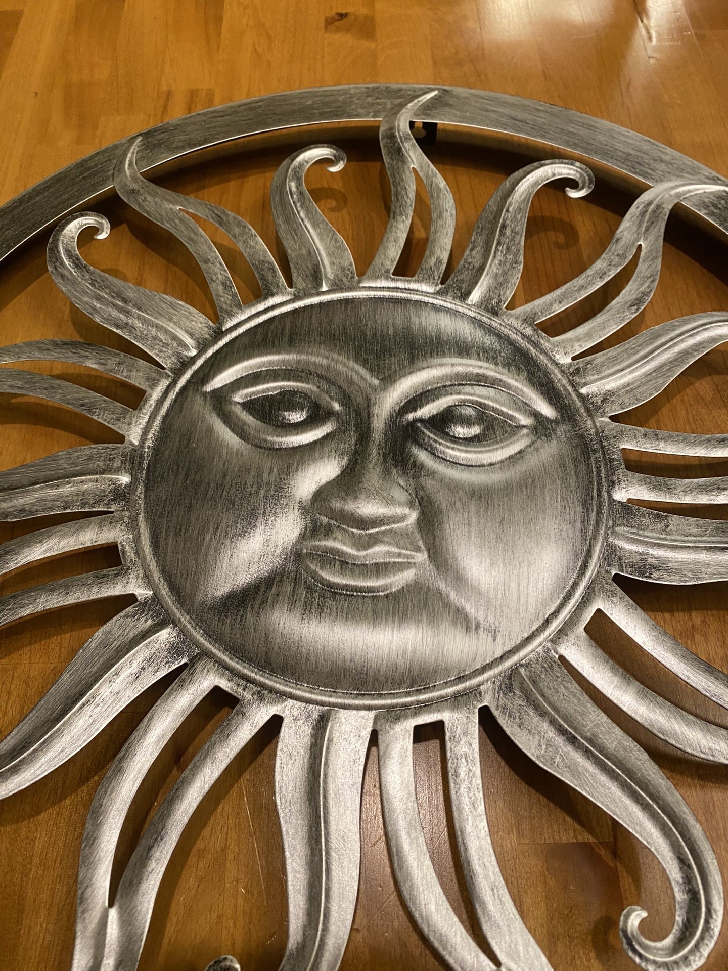 Metal Aluminum lightweight Southwest Sun hanging wall art. 15 inches. Indoor/ outdoor decor. Silver.