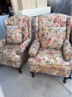 Couches/chairs