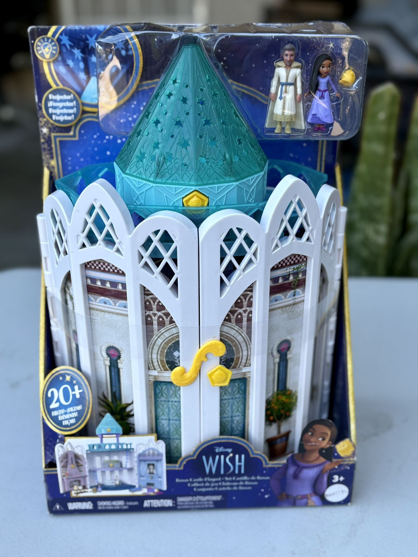 Disney Wish Rosas Castle Playset, Dollhouse with 2 Posable Mini Dolls, Star Figure & 20 Accessories