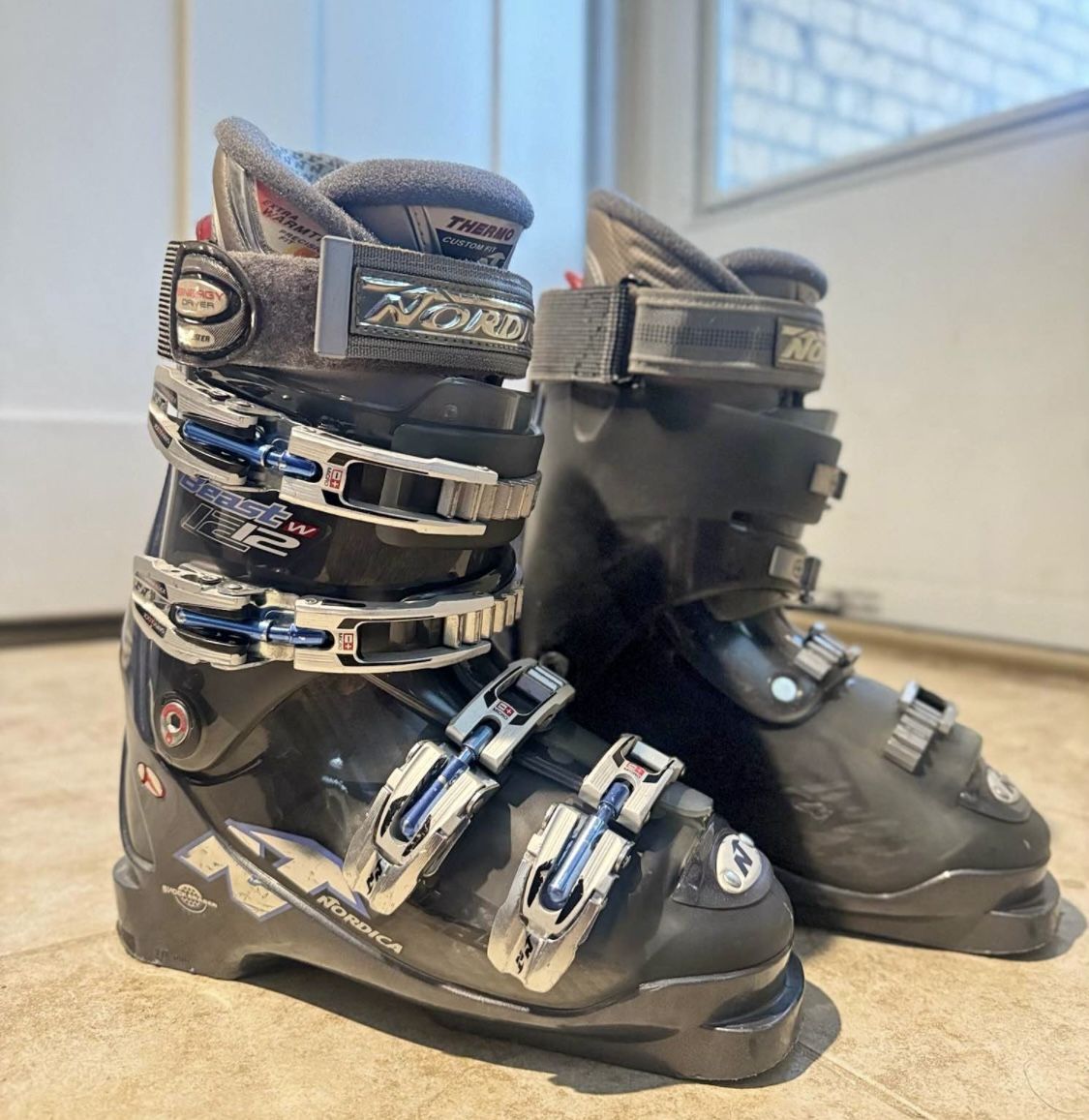Nordica Beast W Women’s ski boots (23/23.5)