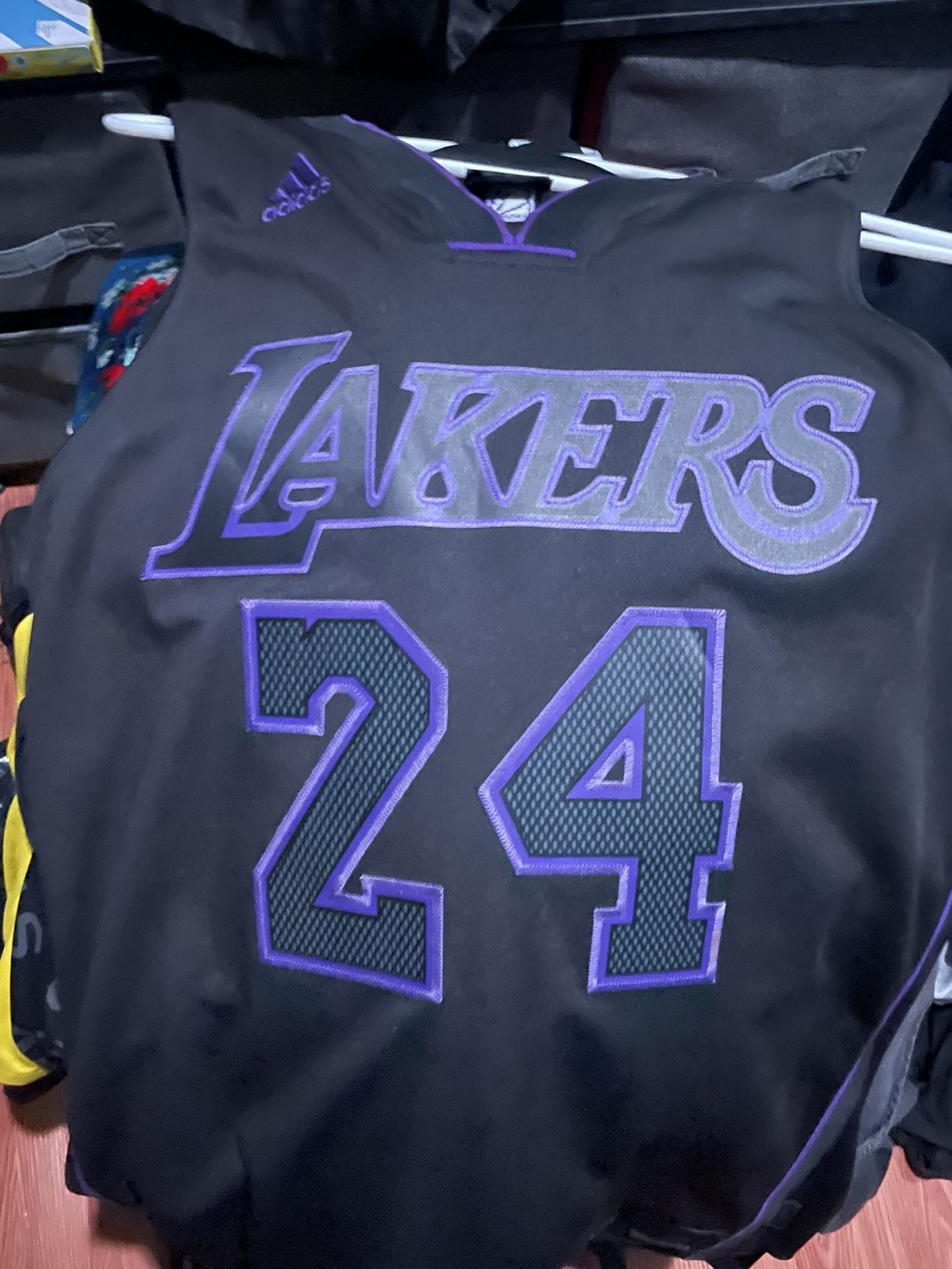 Kobe Bryant Jersey $80 Size M 
