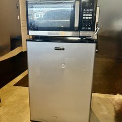 Black+Decker Microwave and Emerson Mini Fridge