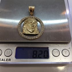 10 K Y GOLD JESUS CHARM