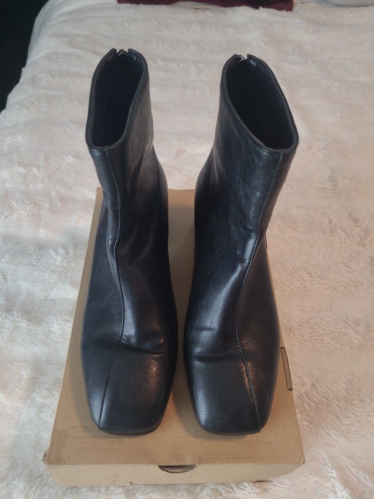 Women's Leather Boots (Black and/or Brown)