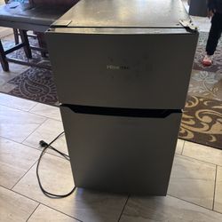 Hisense Mini Fridge