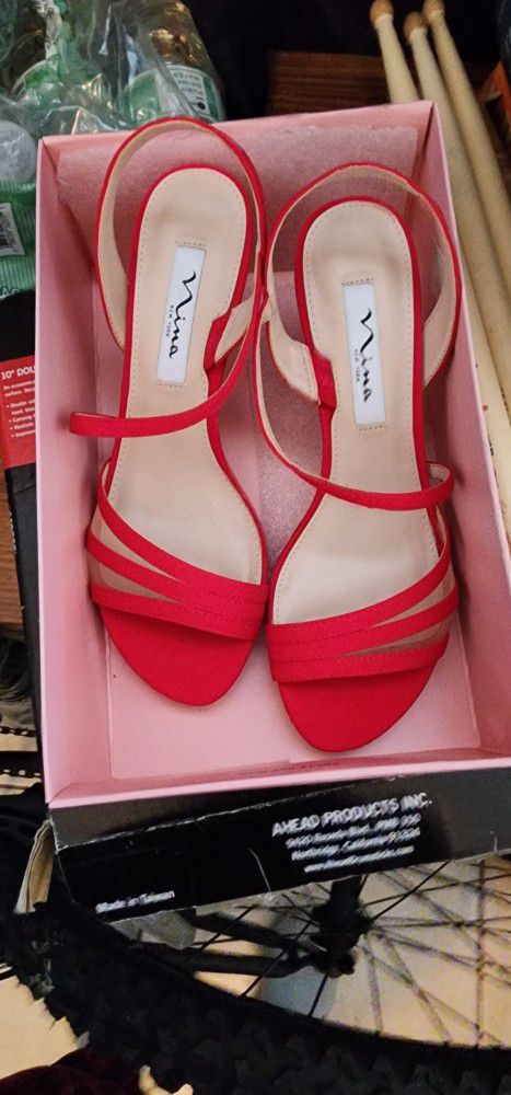 Nina Red Strapped High Heels Size 7.5