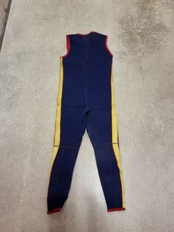 Sleeveless wetsuit