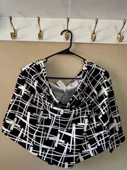 Black and White Geometric Print Cape