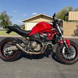 2015 Ducati Monster 821