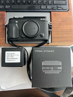 Fujifilm X-E1 Mirrorless Camera Body and lenses bundle