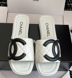 Thong sandals