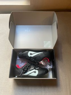 New Peloton Women’s Cycling Shoes Size 37