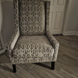  BEAUTIFUL GREY VELVET ACCENT CHAIR