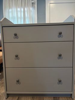 3 drawer dresser - HAUGA
