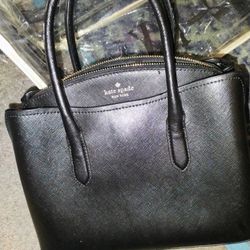 Small Kate Spade Purse/ Shoulder Bag New Condition Pickup Only Cash 