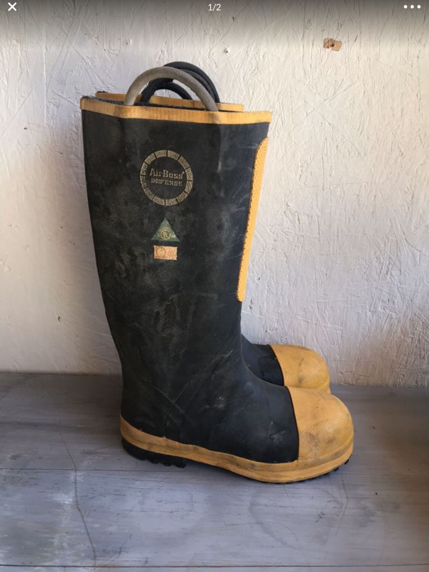 Construction rain boots