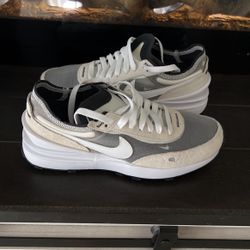 NEW - Nike Waffle One Summit - White 9 W / 7 M