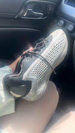 Men’s Anthony Edward’s size 9