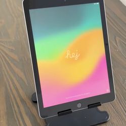 Apple iPad 6th Gen (9.7-inch) – 32GB – Wi-Fi + Cellular (Unlocked)