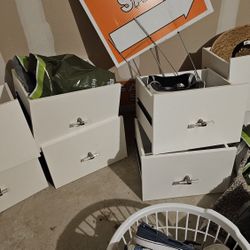 9 Dresser Drawers - Loose Drawers Only