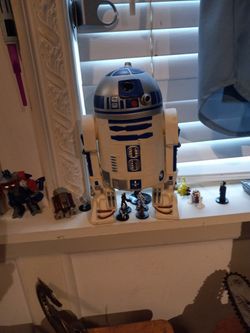 Starwars Figurines Including Giant R2D2